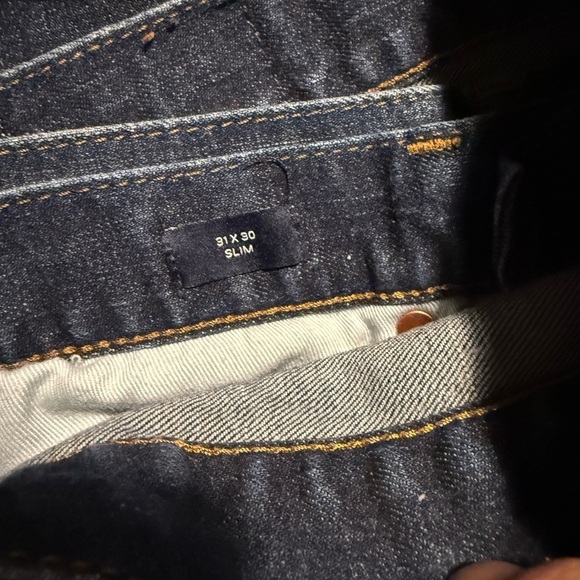 Gap 31x30 men’s slim fit jeans EUC, worn twice! Dark wash. - Picture 2 of 5